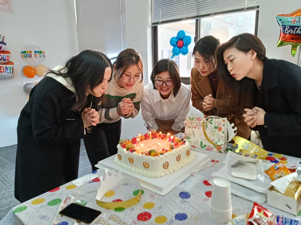 1.4529脫硫蝶閥廠家雷力閥門(mén)2月生日會(huì)